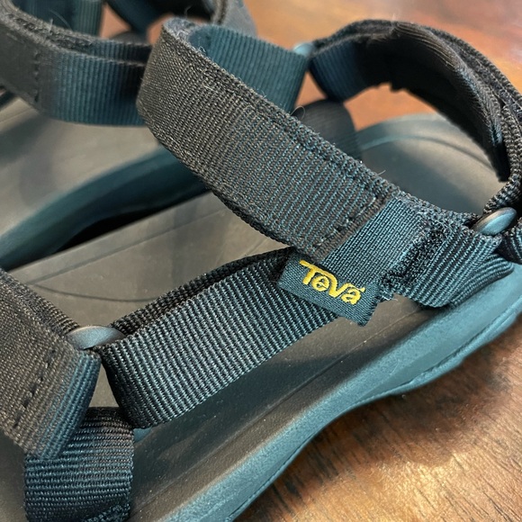 Teva Black Hiking Sandal Outdoor Boy Size 2 - Picture 8 of 8